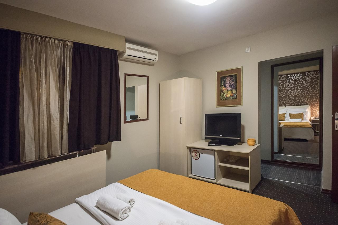 Hotel Bell Leskovac  Bagian luar foto