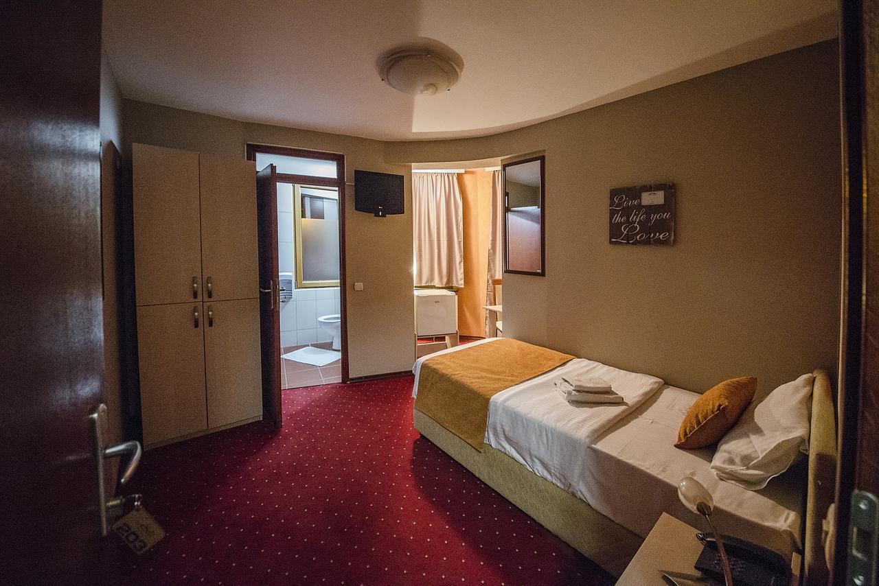 Hotel Bell Leskovac  Bagian luar foto