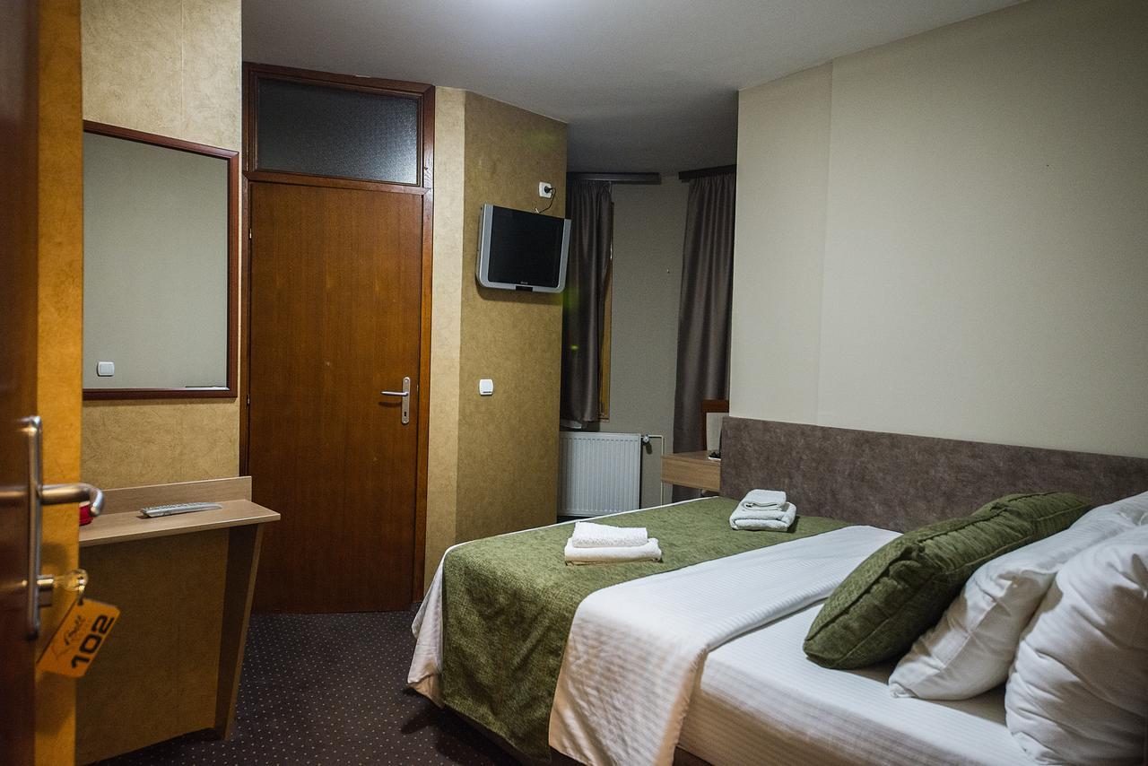 Hotel Bell Leskovac  Bagian luar foto