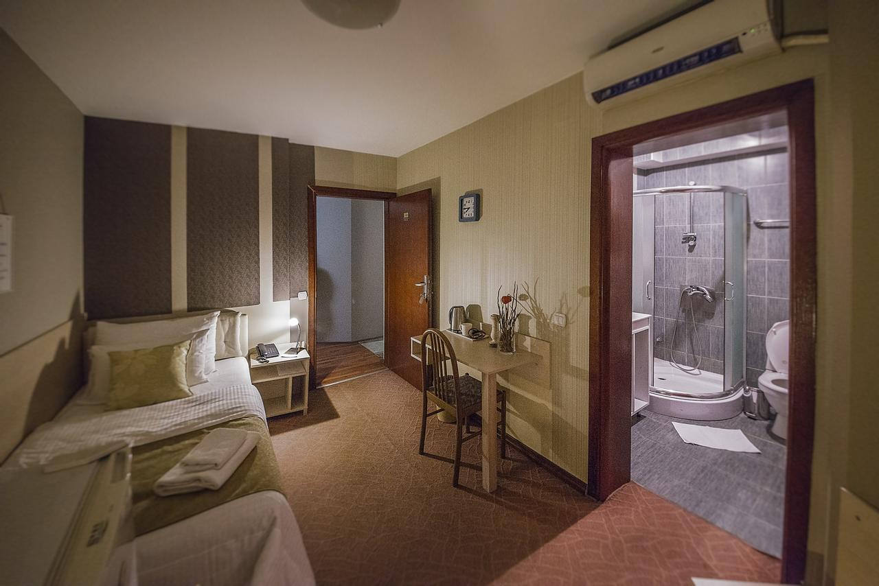 Hotel Bell Leskovac  Bagian luar foto